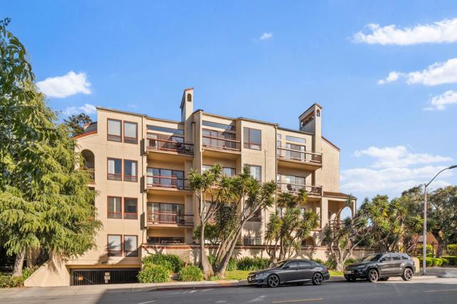 10 9th Avenue, San Mateo CA: https://media.crmls.org/mediaz/cbf83483-00ed-49b6-8883-3d9a185908d3.jpg