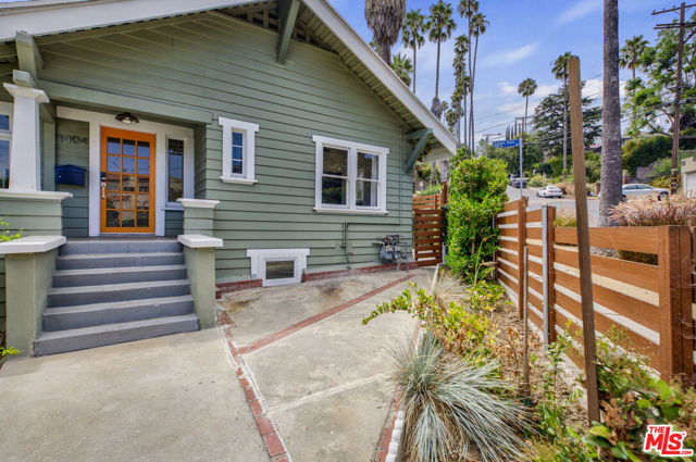 1404 Maltman Avenue, Los Angeles CA: https://media.crmls.org/mediaz/cbf8cb20-4ee5-45cb-89f6-87a1a17f13d2.jpg