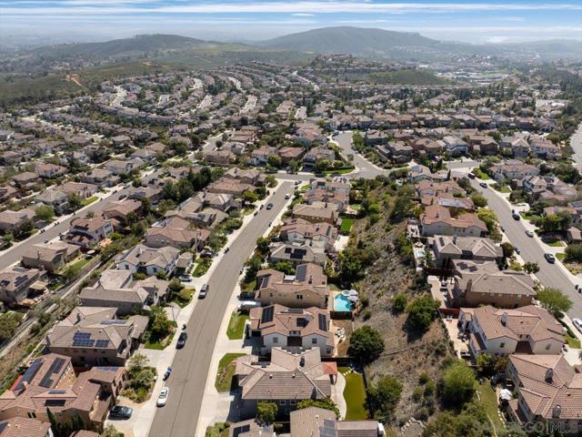 864 Orion Way, San Marcos CA: https://media.crmls.org/mediaz/cbf90926-7635-4e21-98b2-8807bb1586c4.jpg