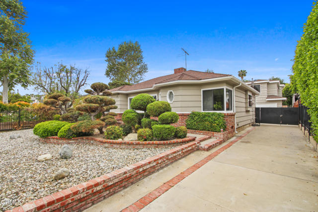 5131 Greenbush Avenue, Sherman Oaks CA: https://media.crmls.org/mediaz/cbf951ce-33dd-4c2d-9e84-db7c4e0a8eb2.jpg