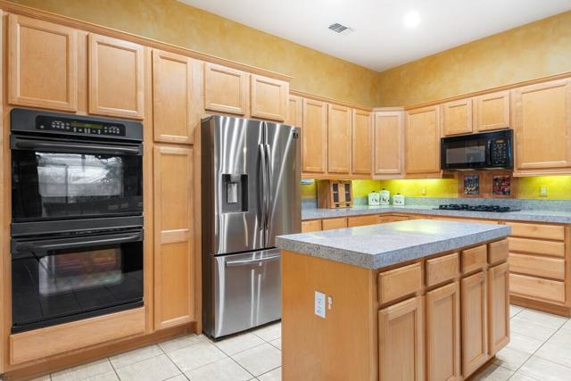 35370 Flute Avenue, Palm Desert CA: https://media.crmls.org/mediaz/cbf9cd90-0ef5-4d54-b29c-6491791db06a.jpg