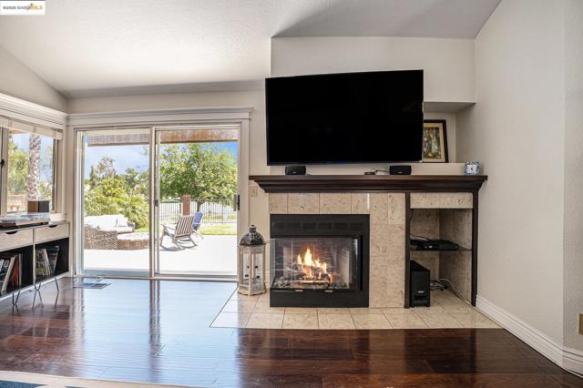 2167 Saint Andrews Ct, Discovery Bay CA: https://media.crmls.org/mediaz/cbf9e2b5-f459-4599-a10f-6cd95c89dd76.jpg