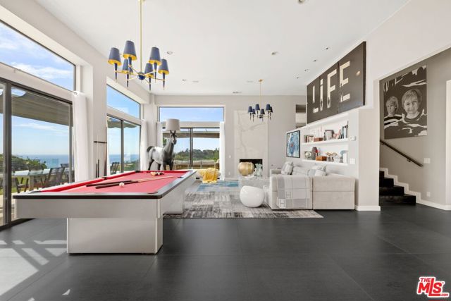 971 Enchanted Way, Pacific Palisades CA: https://media.crmls.org/mediaz/cbfb123d-9434-457c-b0d6-565dbd48c0f9.jpg