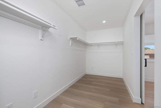 Image 22 of 28 For 3988 Ashford St
