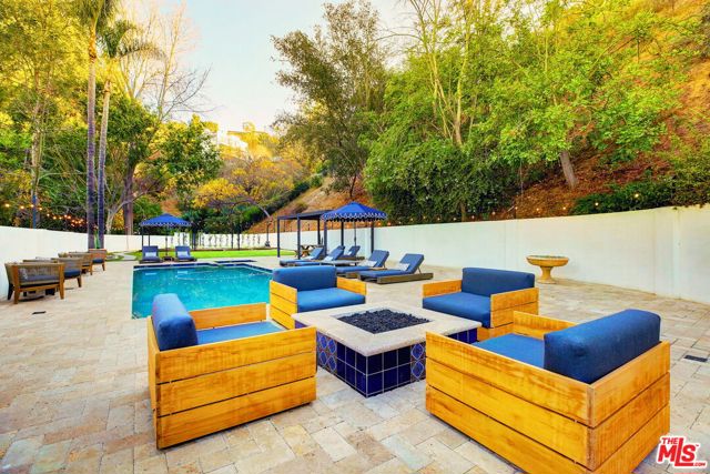 2570 Nichols Canyon Road, Los Angeles CA: https://media.crmls.org/mediaz/cbfb45da-4a4e-4998-993b-e742ce15f6c1.jpg