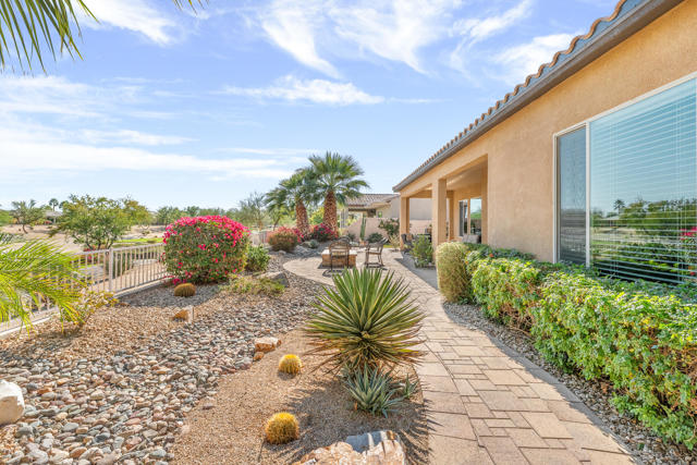38756 Camino Aguacero, Indio CA: https://media.crmls.org/mediaz/cbfb9356-fa93-4ede-9c54-886cc8ee7f89.jpg