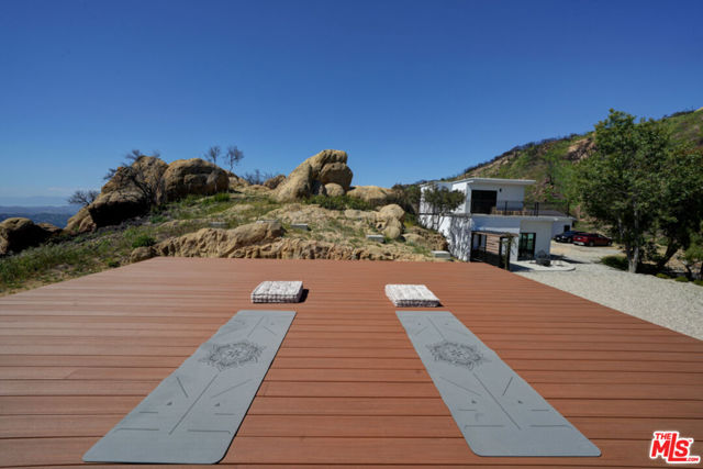 24641 Piuma Road, Malibu CA: https://media.crmls.org/mediaz/cbfc1473-a7b1-4f60-8bd0-19551af3ad3c.jpg