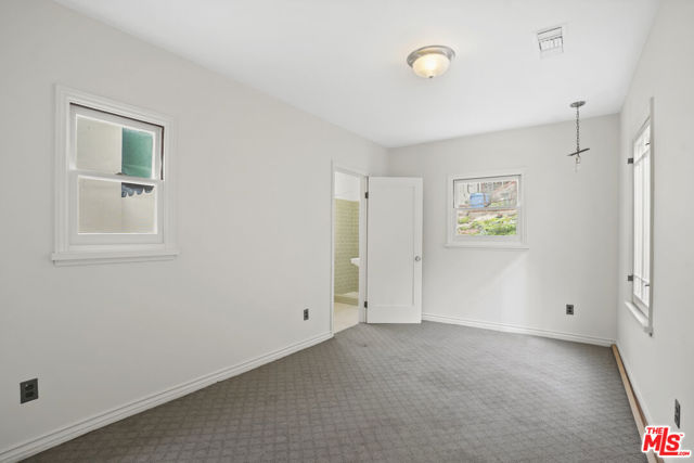 1811 Effie Street, Los Angeles CA: https://media.crmls.org/mediaz/cbfc491a-2a5b-457b-94bd-2a4de631e979.jpg