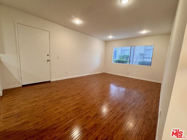 1348 E Hillcrest Drive, Thousand Oaks CA: https://media.crmls.org/mediaz/cbfc604f-0cd4-4333-8316-d9fd292c519e.jpg