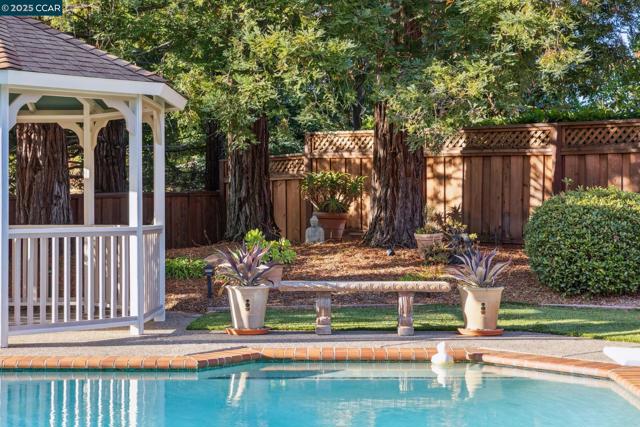 788 Woodwind Place, Walnut Creek CA: https://media.crmls.org/mediaz/cbfcac03-bfef-4db3-90e1-9d09c9d5ca4d.jpg