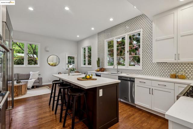 356 Mountain Avenue, Piedmont CA: https://media.crmls.org/mediaz/cbfd2138-8db5-45f8-8e69-243c5abba55d.jpg