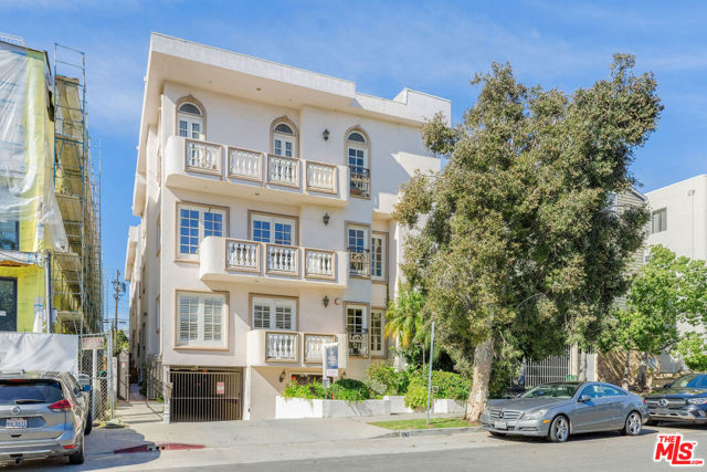 11963 Mayfield Avenue, Los Angeles CA: https://media.crmls.org/mediaz/cbfd6935-a265-4dc5-8d00-945d8a49a25a.jpg