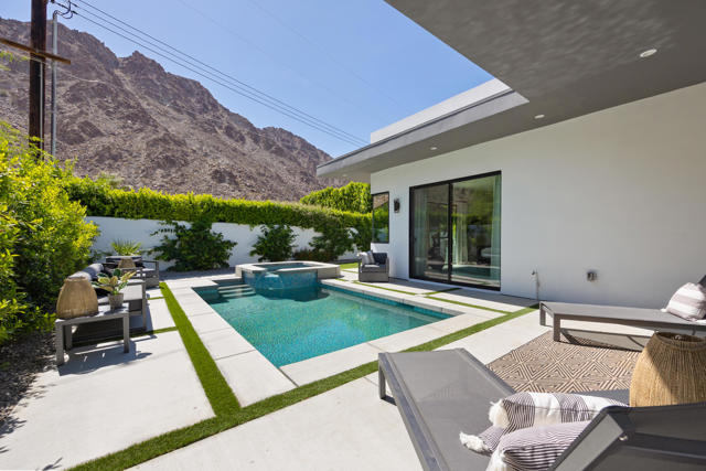 52085 Avenida Cortez, La Quinta CA: https://media.crmls.org/mediaz/cbfd8c6c-2a40-40be-af1e-08027d4ae82b.jpg