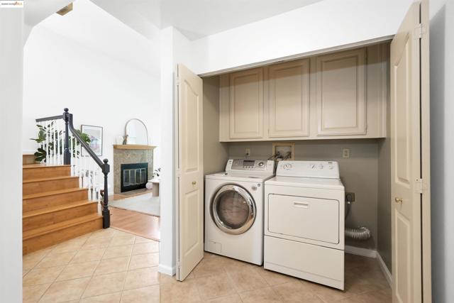 44765 Lynx Dr, Fremont CA: https://media.crmls.org/mediaz/cbfda1fd-30fd-4fb2-ab51-e91d5a69086d.jpg