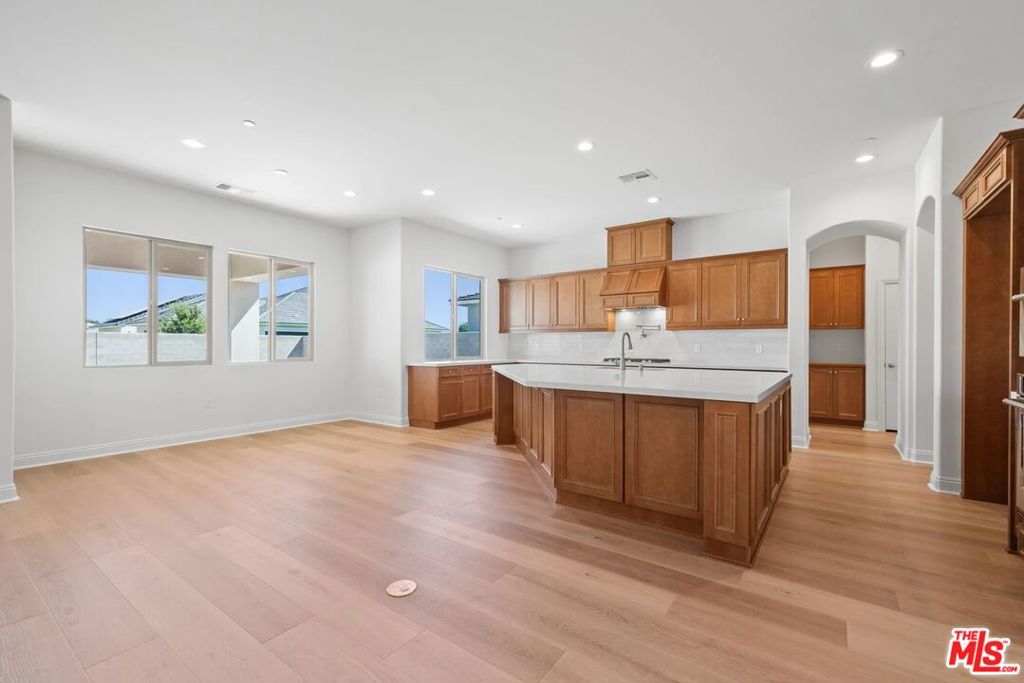 MLS #25619717 image #10