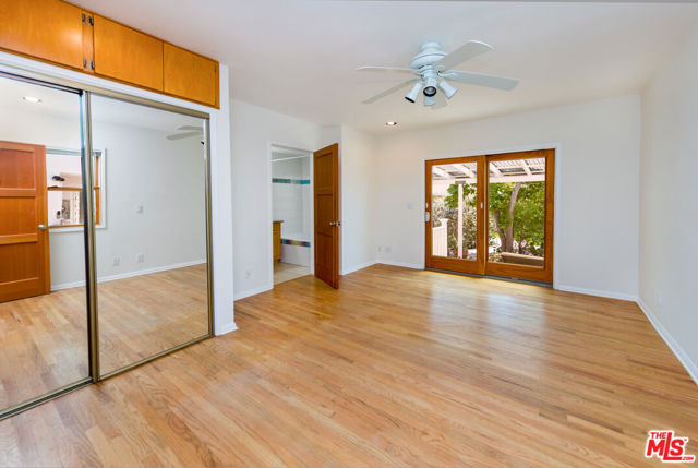 6506 W 82nd Street, Los Angeles CA: https://media.crmls.org/mediaz/cbfe967d-80e7-47b6-9059-85d21e797d6e.jpg