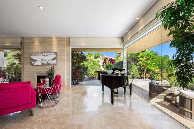 3295 Tiger Tail Lane, Palm Springs CA: https://media.crmls.org/mediaz/cbfed4e3-f7ac-4e0a-a68b-db57d6964789.jpg