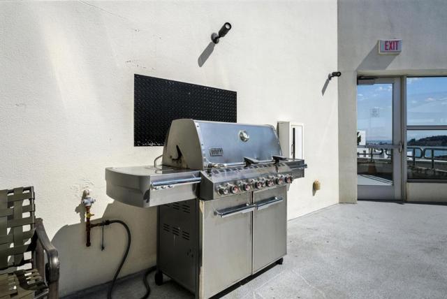 400 Beale Street, San Francisco CA: https://media.crmls.org/mediaz/cbff1773-bb78-48fb-a5c6-beaeceab4305.jpg