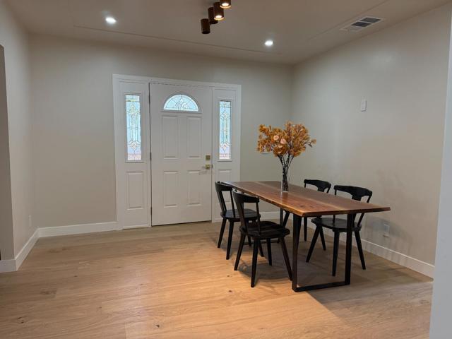 199 S 23rd Street, San Jose CA: https://media.crmls.org/mediaz/cbff31f6-23b0-467f-8edc-3877acd179f8.jpg