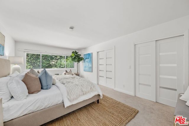 135 N Canyon View Drive, Los Angeles CA: https://media.crmls.org/mediaz/cbff476a-77f6-4b0a-8794-583837e9e0de.jpg