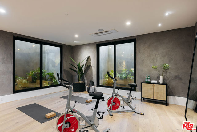 5988 W 76th Street, Los Angeles CA: https://media.crmls.org/mediaz/cc00343d-c38e-4105-82ad-efbdb2124651.jpg