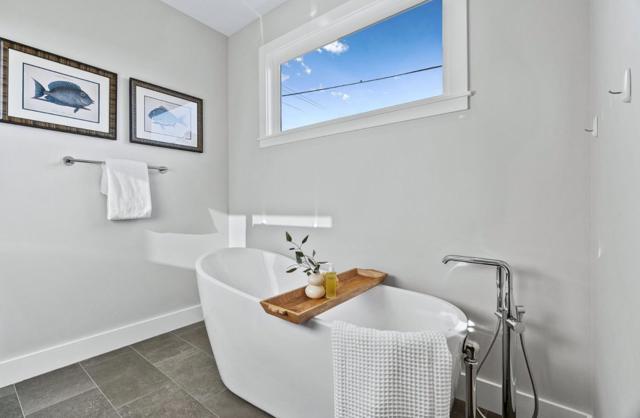 191 Winona Avenue, Pacifica CA: https://media.crmls.org/mediaz/cc005ccf-062f-4e2b-82af-2a70b185bcc3.jpg