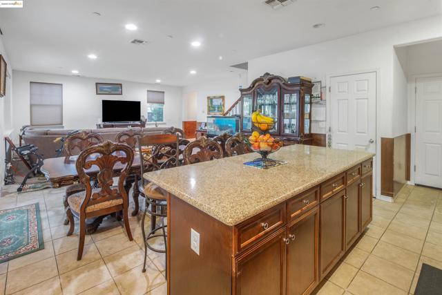 4586 Donegal Way, Antioch CA: https://media.crmls.org/mediaz/cc0097db-0eca-4b3a-93ca-66d30cbb5d5b.jpg