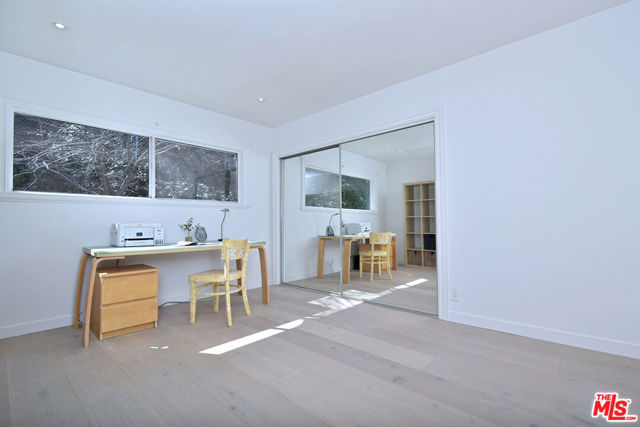 14892 Jadestone Drive, Sherman Oaks CA: https://media.crmls.org/mediaz/cc009a32-88c2-45a5-848f-bafd7facc448.jpg