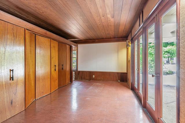 1036 Almanor Avenue, Menlo Park CA: https://media.crmls.org/mediaz/cc00c180-0438-4d11-9dab-5bc6f6fb6316.jpg