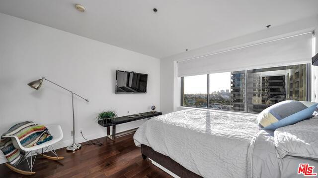 https://media.crmls.org/mediaz/cc016fac-af42-4b3a-8830-d7cd25486835.jpg?preset=X-Large