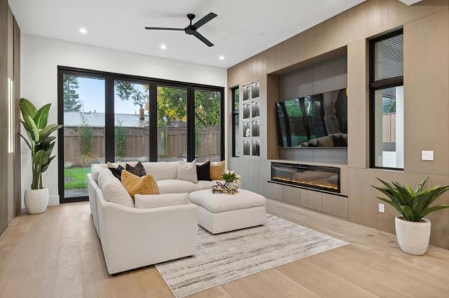 399 Camino Al Lago, Menlo Park CA: https://media.crmls.org/mediaz/cc017aa3-affa-4499-80d0-0c8bdc1783d7.jpg
