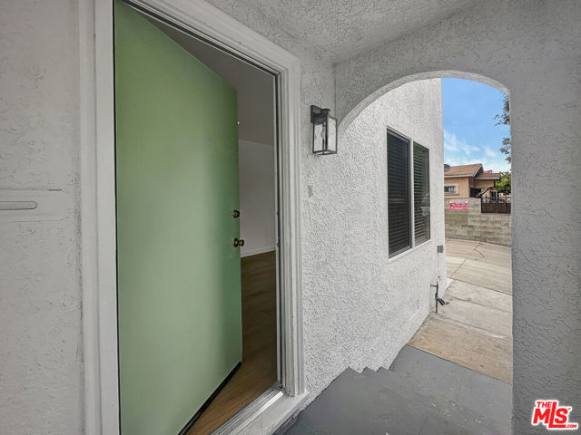 1812 Longwood Avenue, Los Angeles, California 90019, ,Multi-Family,For Sale,Longwood,24400945