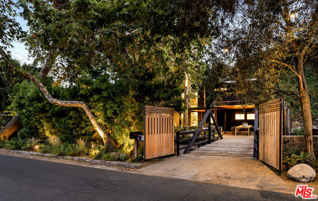Drew Fenton | 327 E Rustic Road Santa Monica CA | MLS: 7265256