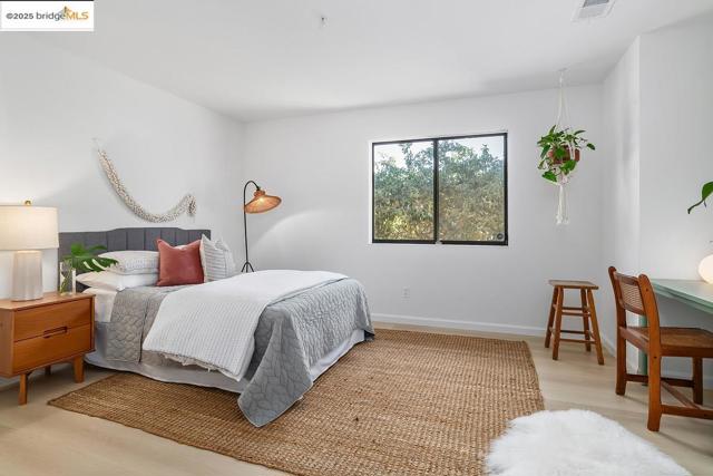 46 Birchwood Dr, Novato CA: https://media.crmls.org/mediaz/cc01b178-5b0e-42cf-97e1-9ffb013b3ebd.jpg
