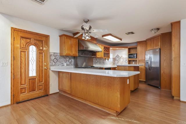 10546 VALLE VISTA RD, Lakeside CA: https://media.crmls.org/mediaz/cc01e0a7-f01e-4e9a-a908-6707bab4151e.jpg