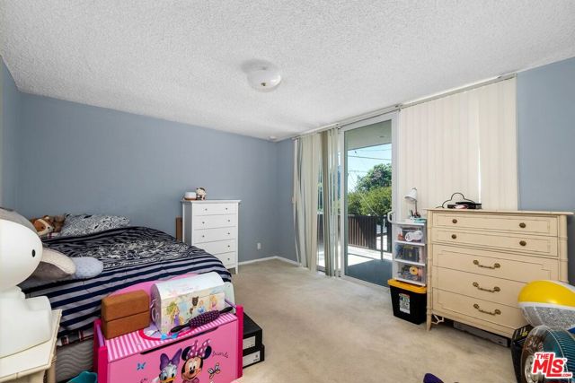 6505 S Halm Avenue, Los Angeles CA: https://media.crmls.org/mediaz/cc0249fe-6606-4202-8b36-3fa8c8277f50.jpg