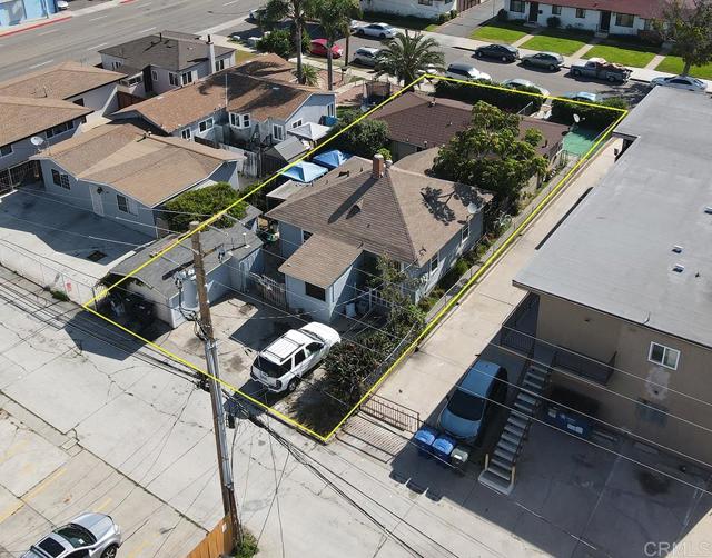 210 212 Del Mar Ave, Chula Vista CA: https://media.crmls.org/mediaz/cc0263b5-51b3-490a-92d9-61ecadaac352.jpg