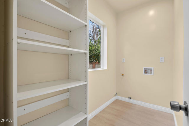 Detail Gallery Image 13 of 14 For 148 S Parish Pl, Burbank,  CA 91506 - 3 Beds | 2 Baths