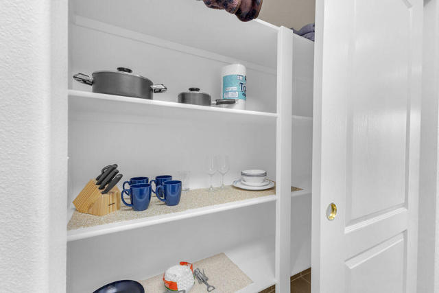 12622 Miracle Hill Road, Desert Hot Springs CA: https://media.crmls.org/mediaz/cc02ebde-5b8e-4140-8202-958708ca63a4.jpg