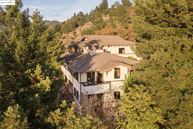 25 Dartmouth Dr, Berkeley CA: https://media.crmls.org/mediaz/cc030a70-c79e-4adb-b29c-73a9213fddc2.jpg