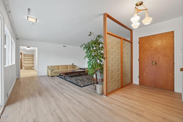 640 Fernwood Drive, Oxnard CA: https://media.crmls.org/mediaz/cc03d8f7-e43b-4aea-aba5-2b7fd3a3bda3.jpg