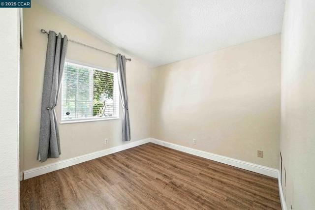 1950 Tule Ln, Knightsen CA: https://media.crmls.org/mediaz/cc04b265-0a24-451a-abd2-05604a5c7a64.jpg