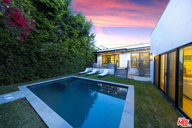 123 S Kilkea Drive, Los Angeles CA: https://media.crmls.org/mediaz/cc04b6b3-ce14-42eb-99e4-e5cef407695e.jpg
