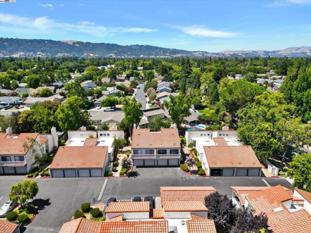 4374 Valley Ave, Pleasanton CA: https://media.crmls.org/mediaz/cc04b96f-5421-4950-b877-b48b785a5829.jpg