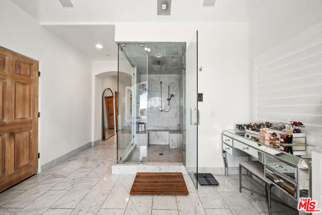 1821 Chastain, Pacific Palisades CA: https://media.crmls.org/mediaz/cc050a32-272c-4ebf-88a2-b7968efdb5af.jpg