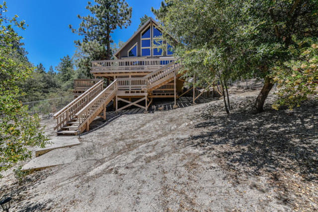 24873 Ponderosa Drive, Idyllwild CA: https://media.crmls.org/mediaz/cc05ac4a-9fd7-4c76-8d89-f87322d99559.jpg