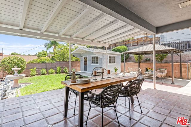 3228 Sagamore Way, Los Angeles CA: https://media.crmls.org/mediaz/cc05bd54-93fd-445e-b6db-f717beaf1d5f.jpg