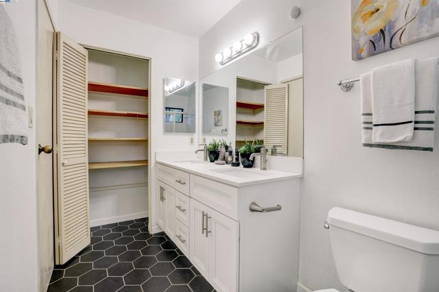 Image 24 of 50 For 6047 Joaquin Murieta Ave  F