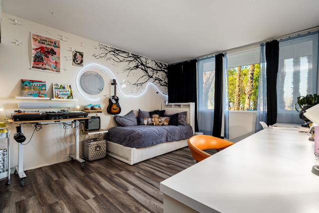 2501 N Whitewater Club Drive, Palm Springs CA: https://media.crmls.org/mediaz/cc05dd3c-d022-45be-8a75-b6a6494239f1.jpg