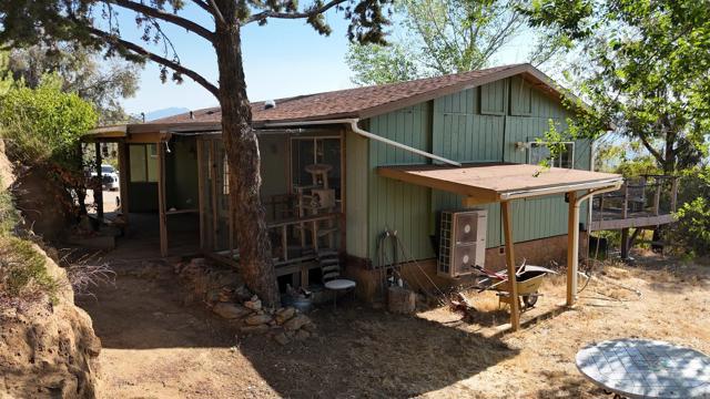 38281 Western Hills Drive, Anza CA: https://media.crmls.org/mediaz/cc064ef6-fdbb-477e-af09-b6cd7983fbcd.jpg